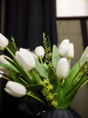 Rangkaian Tulip untuk Meja Console - Image 6
