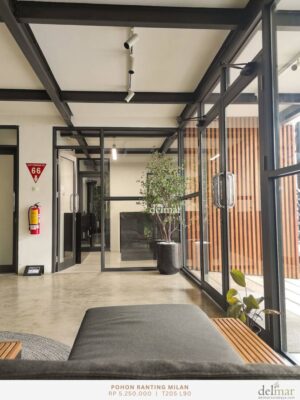 Ranting Milan untuk Office Entrance